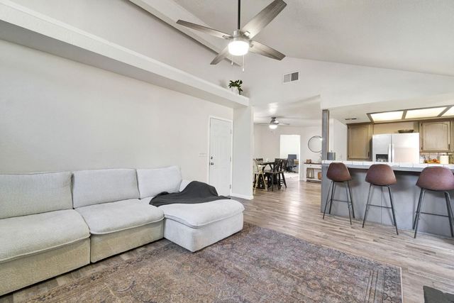 6241 N Lodi Avenue, Fresno, CA 93722