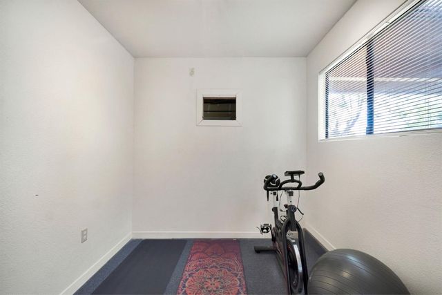 6241 N Lodi Avenue, Fresno, CA 93722