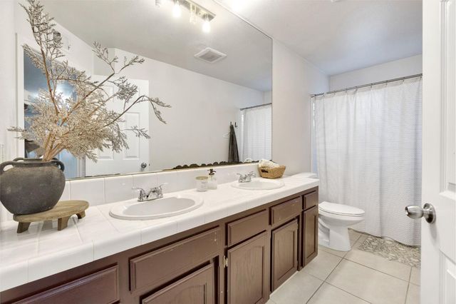 6241 N Lodi Avenue, Fresno, CA 93722