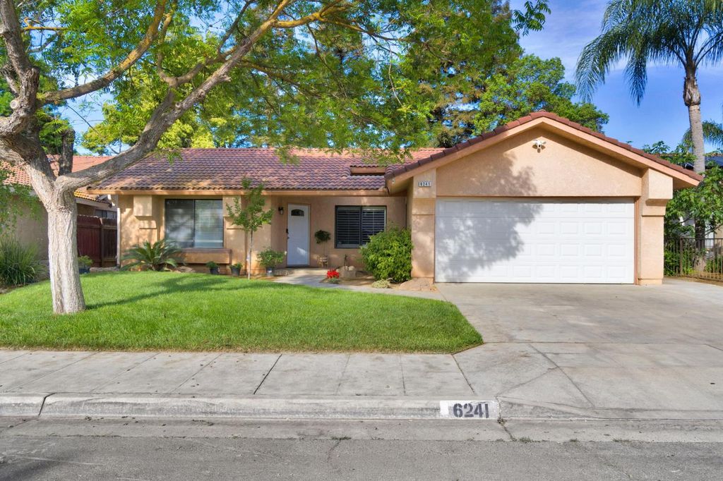 6241 N Lodi Avenue, Fresno, CA 93722