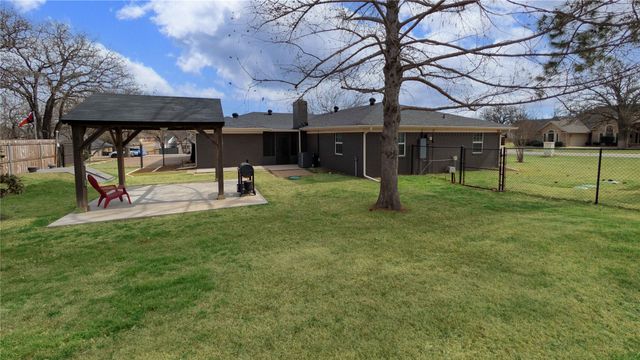 6920 Westover Drive, Granbury, TX 76049