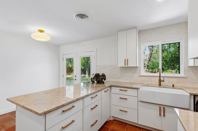 2712 Friar Tuck LN, Austin, TX 78704