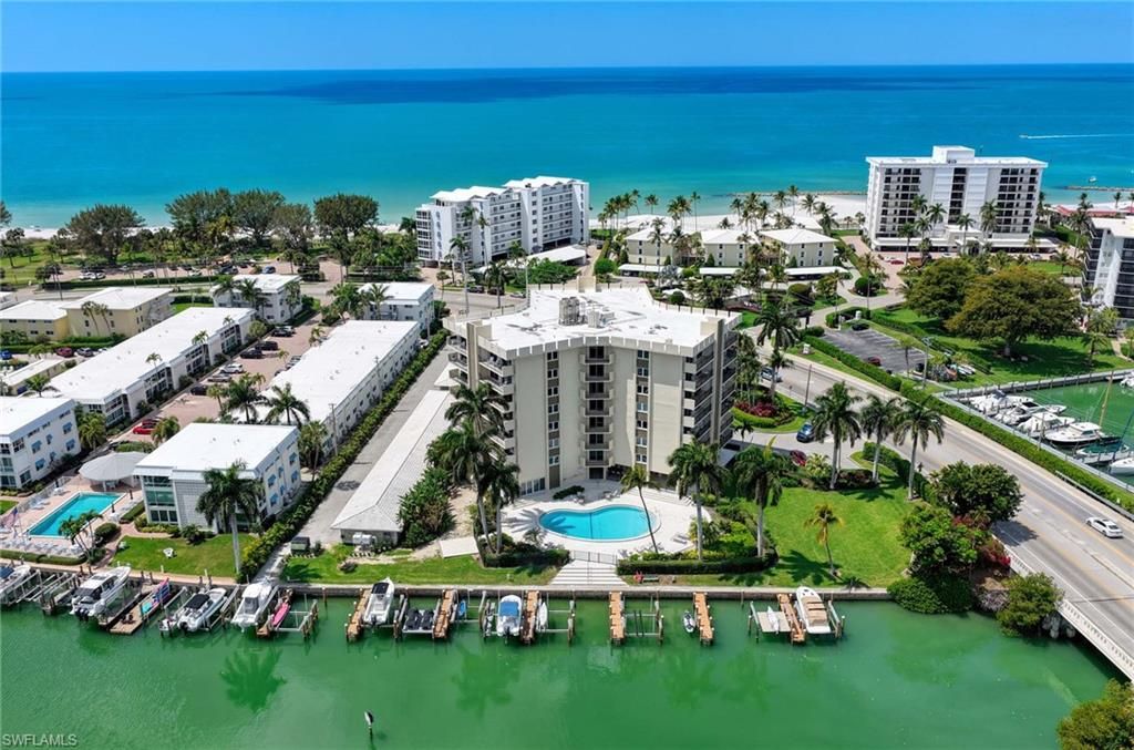 2150 Gulf Shore BLVD N 605, NAPLES, FL 34102 — exterior