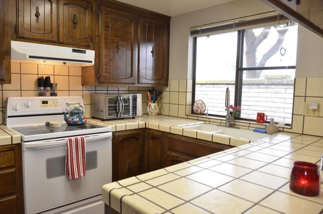 2441 W Elm, Lodi, CA 95242