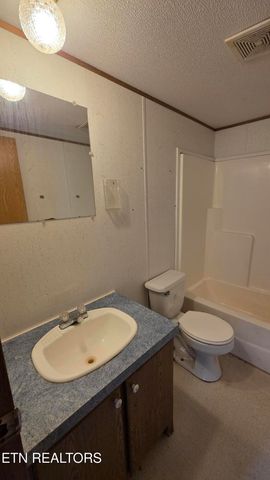 205 Royal St, Clinton, TN 37716