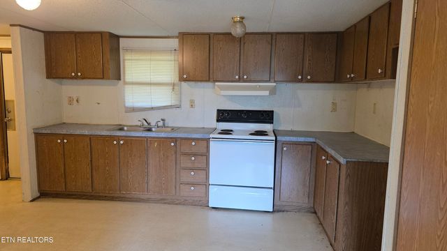 205 Royal St, Clinton, TN 37716