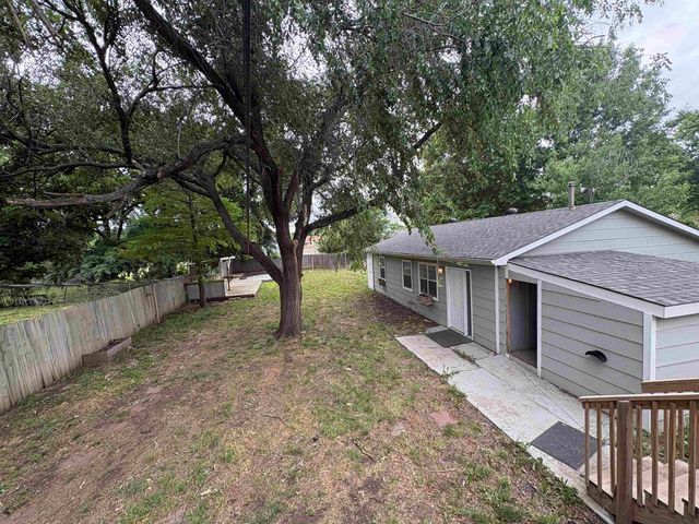 1009 Helen, Augusta, KS 67010