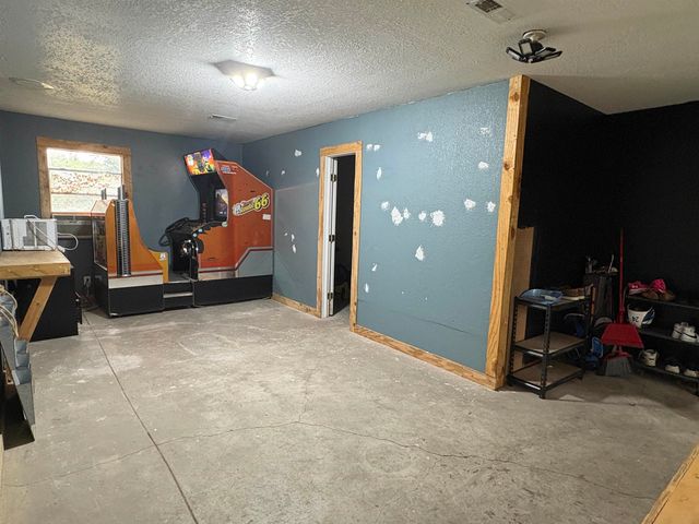 1009 Helen, Augusta, KS 67010