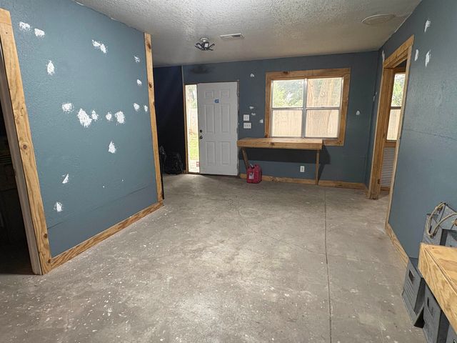 1009 Helen, Augusta, KS 67010