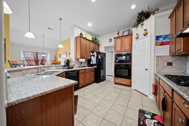 8306 Calico Canyon Drive, Tomball, TX 77375