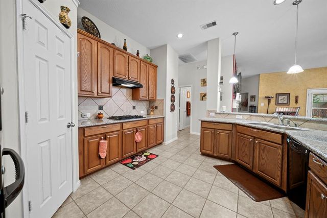 8306 Calico Canyon Drive, Tomball, TX 77375