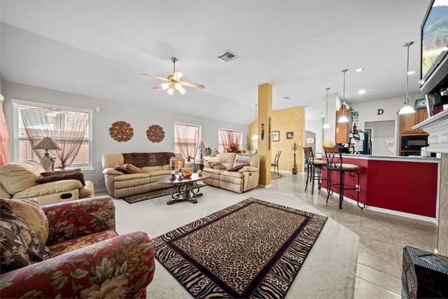 8306 Calico Canyon Drive, Tomball, TX 77375