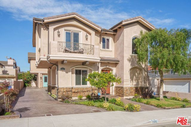 2005 Robinson Street B, Redondo Beach, CA 90278