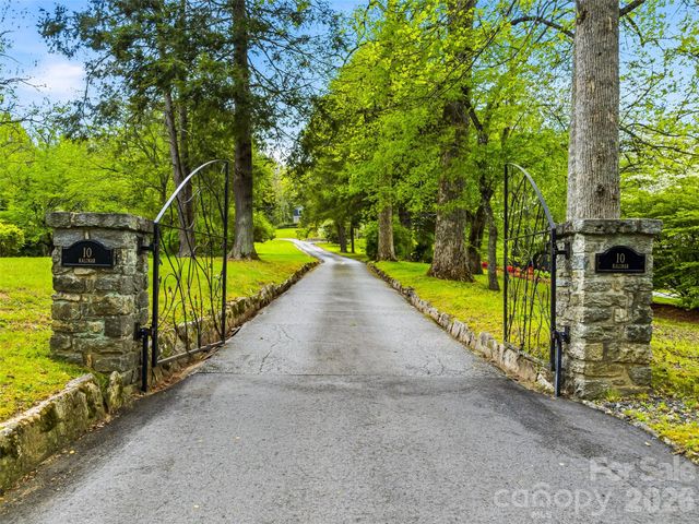 10 Kalimar Heights, Hendersonville, NC 28739
