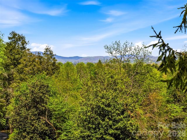 10 Kalimar Heights, Hendersonville, NC 28739