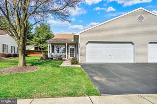 2022 FAVERSHAM WAY #2022, York, PA 17402