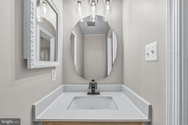 5907 WOOD SORRELS CT, Burke, VA 22015