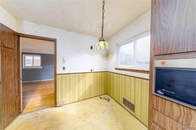 31915 Saint Margaret Street, Saint Clair Shores, MI 48082