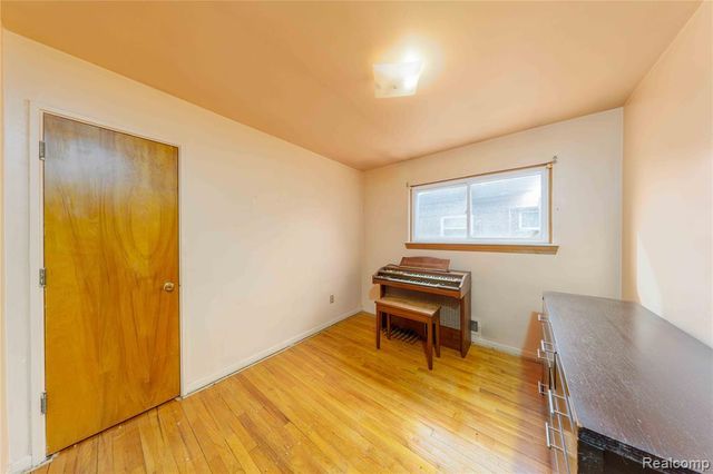 31915 Saint Margaret Street, Saint Clair Shores, MI 48082