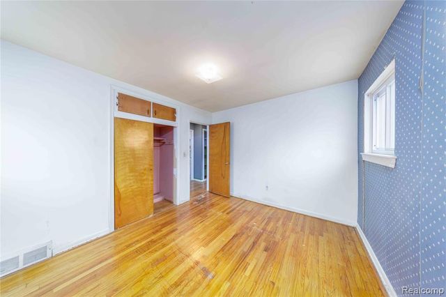 31915 Saint Margaret Street, Saint Clair Shores, MI 48082