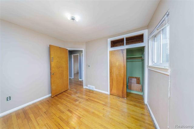 31915 Saint Margaret Street, Saint Clair Shores, MI 48082