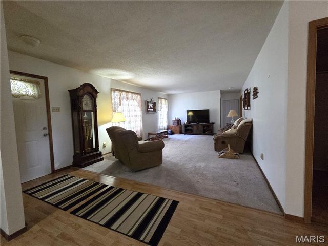 13982 State Route 21, De Soto, MO 63020