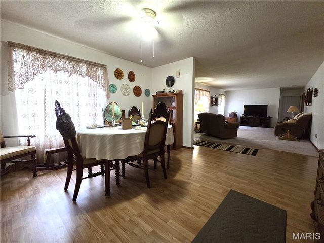 13982 State Route 21, De Soto, MO 63020