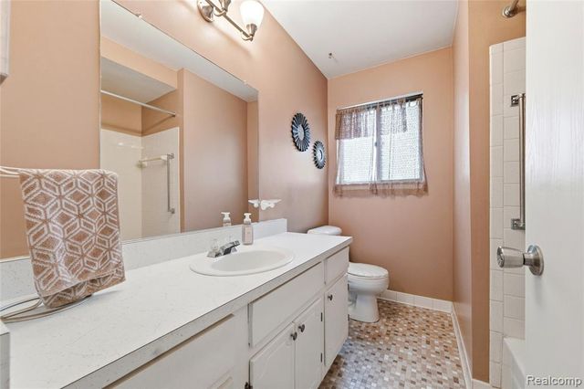 16371 Benmar Drive, Roseville, MI 48066