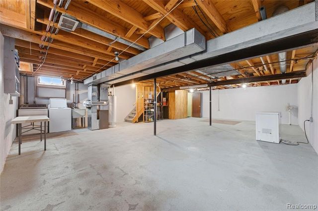 16371 Benmar Drive, Roseville, MI 48066