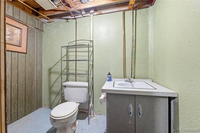 16371 Benmar Drive, Roseville, MI 48066