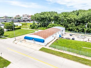 1005 Commercial Street, Waterloo, IA 50702