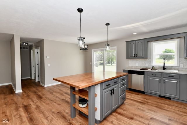 1095 S Teresa Drive, Martinsville, IN 46151
