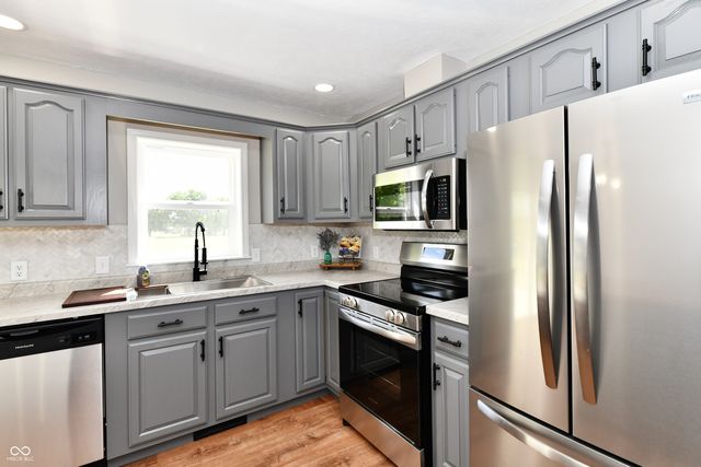1095 S Teresa Drive, Martinsville, IN 46151