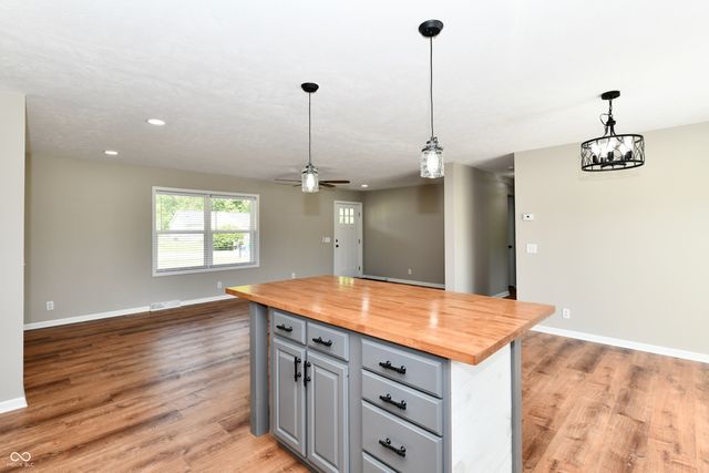 1095 S Teresa Drive, Martinsville, IN 46151