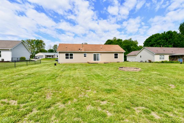 1095 S Teresa Drive, Martinsville, IN 46151