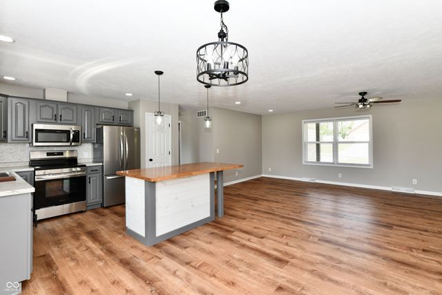 1095 S Teresa Drive, Martinsville, IN 46151