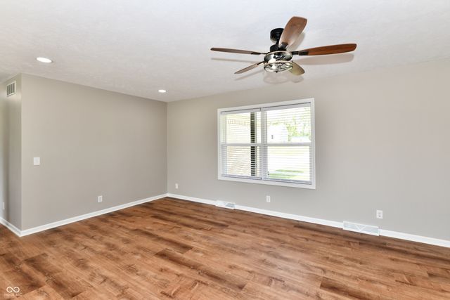 1095 S Teresa Drive, Martinsville, IN 46151