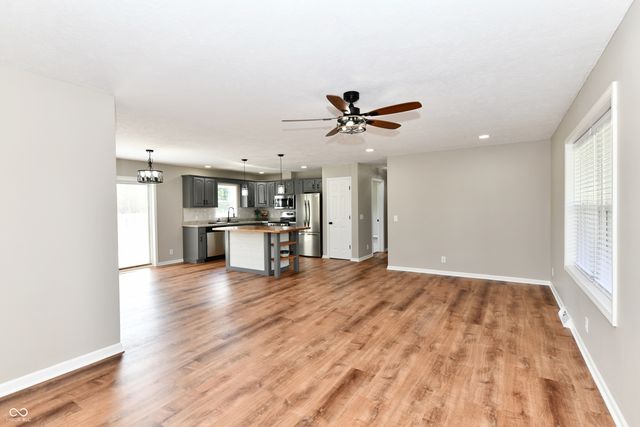 1095 S Teresa Drive, Martinsville, IN 46151