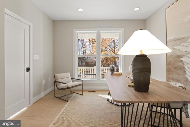1103 DESALE ST SW, Vienna, VA 22180