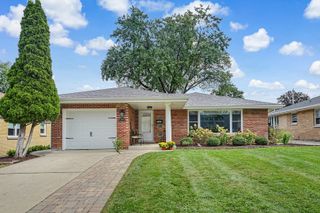 3967 Western Avenue, Western Springs, IL 60558