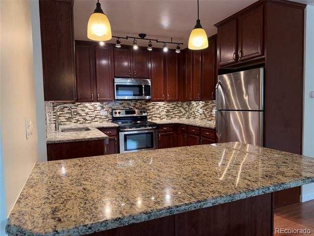 605 S Alton Way 9B, Denver, CO 80247