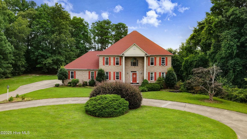 4904 Pebble Beach Circle, Wilson, NC 27896