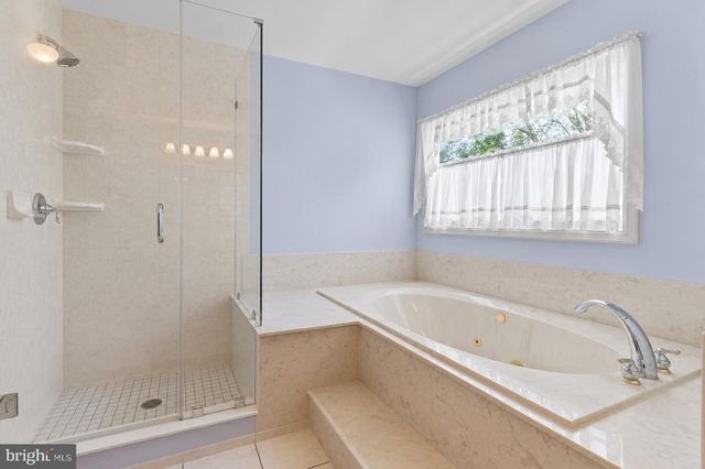 4804 LEIGHFIELD VALLEY DR, Chantilly, VA 20151