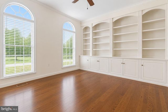 4804 LEIGHFIELD VALLEY DR, Chantilly, VA 20151