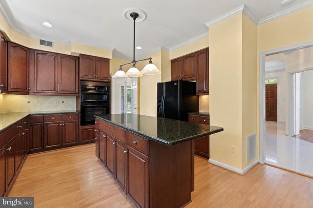 4804 LEIGHFIELD VALLEY DR, Chantilly, VA 20151