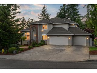 2711 Nw 28TH Cir, Camas, WA 98607