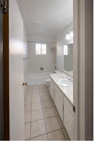 4017 Thaxton Avenue SE, Albuquerque, NM 87108