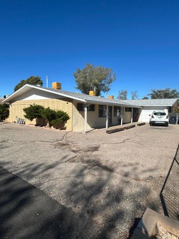 4017 Thaxton Avenue SE, Albuquerque, NM 87108