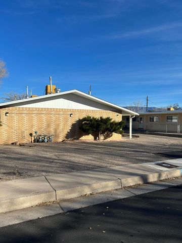 4017 Thaxton Avenue SE, Albuquerque, NM 87108