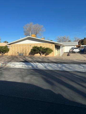 4017 Thaxton Avenue SE, Albuquerque, NM 87108